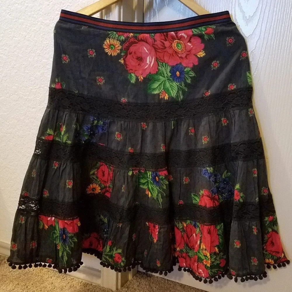 NEW / Vintage Y2K  FREE PEOPLE Low Hip Lace/ Pom FLORAL skirt Sz4 BOHO CHIC